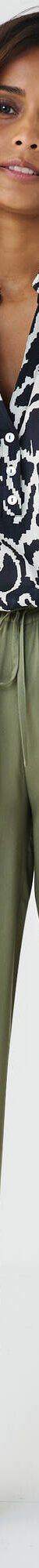 Blouse bicolore col tunisien, manches coudes smockées (noir / beige) Blouse bicolore col tunisien, manches coudes smockées (noir / beige)